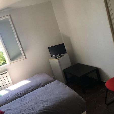 Cafe De La Gare Hotel Bessancourt ภายนอก รูปภาพ