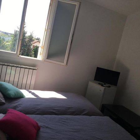 Cafe De La Gare Hotel Bessancourt ภายนอก รูปภาพ