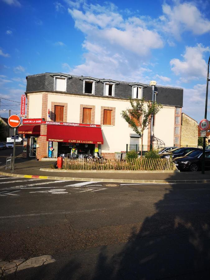 Cafe De La Gare Hotel Bessancourt ภายนอก รูปภาพ