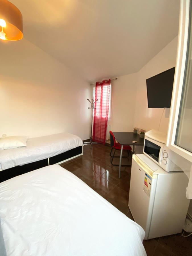 Cafe De La Gare Hotel Bessancourt ภายนอก รูปภาพ