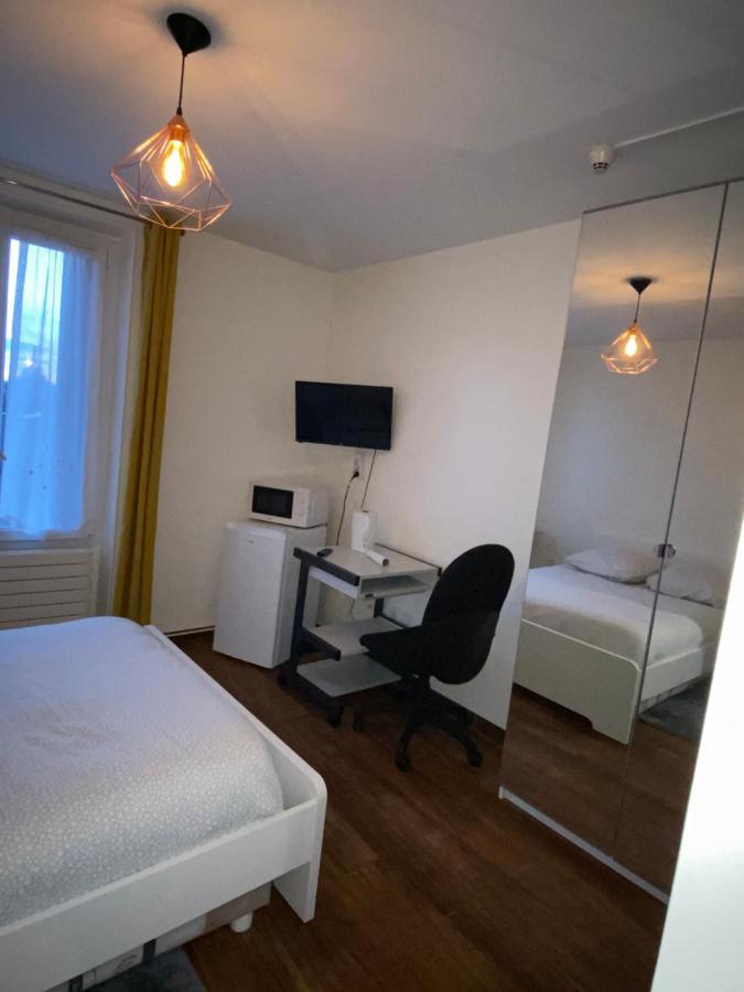 Cafe De La Gare Hotel Bessancourt ภายนอก รูปภาพ